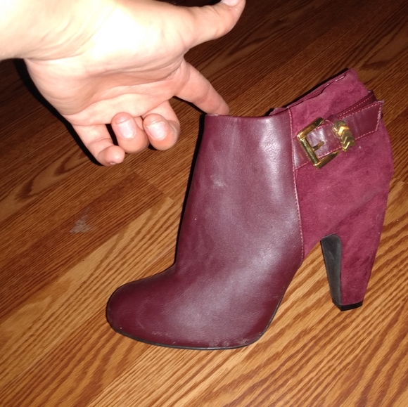 Shoes - Picture 12 of 12